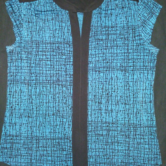 4/$20 | Black and Blue Abstract design Short Sleeve Blouse - Picture 7 of 7